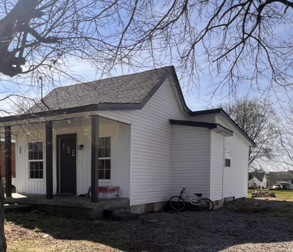 view of front of home featuring a porch