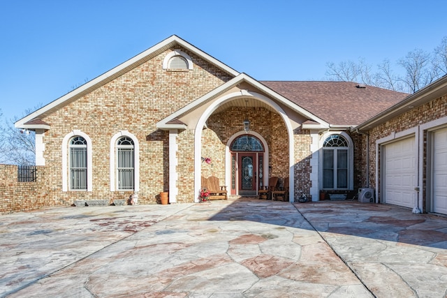 view of front facade with a garage