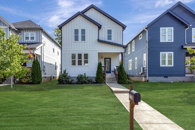 view of front of property featuring a front yard