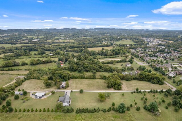 2736 Critz Ln, Thompsons Station, TN 37179