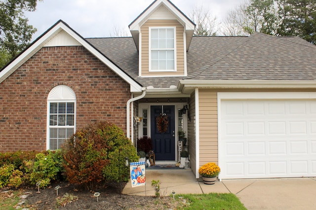 view of front facade featuring a garage