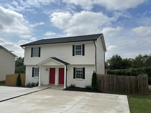 view of front of property