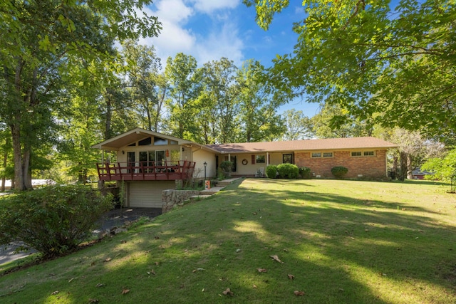 view of front of home with a front yard