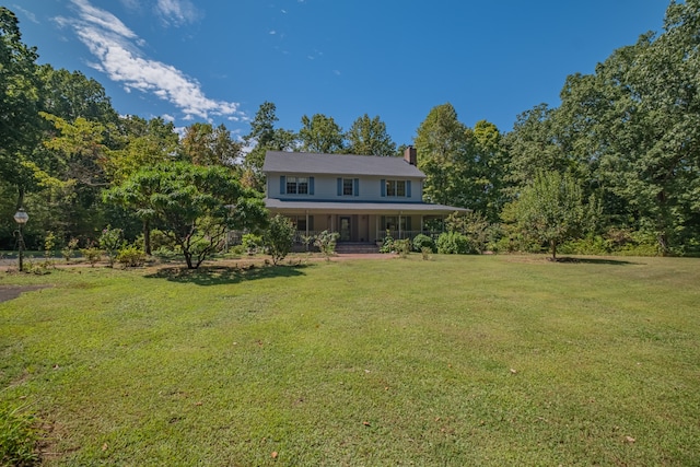 view of front facade with a front yard