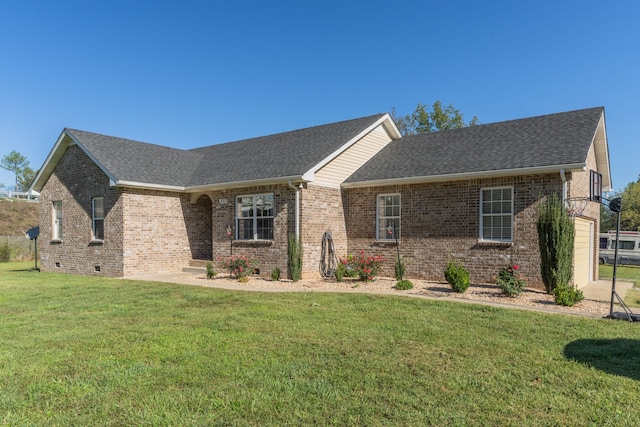 ranch-style home featuring a front lawn