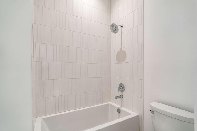 full bath with toilet and shower / tub combination