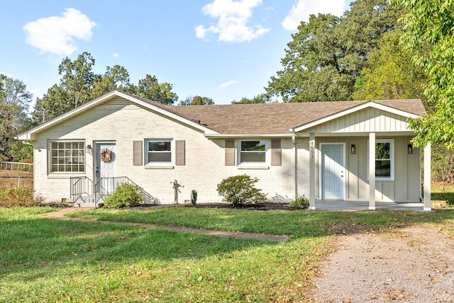 view of front of property with a front lawn