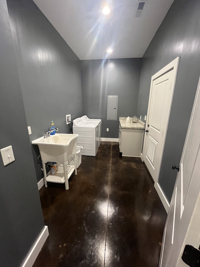 bathroom featuring sink