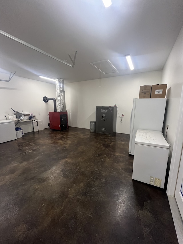 basement with washer / dryer