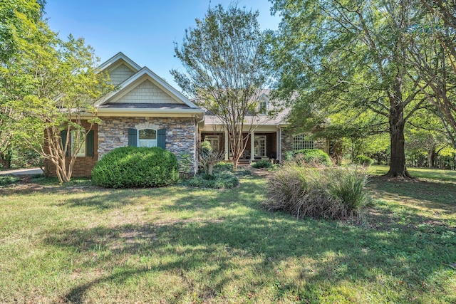 view of front of house with a front lawn