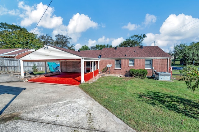 view of front of property with a front lawn