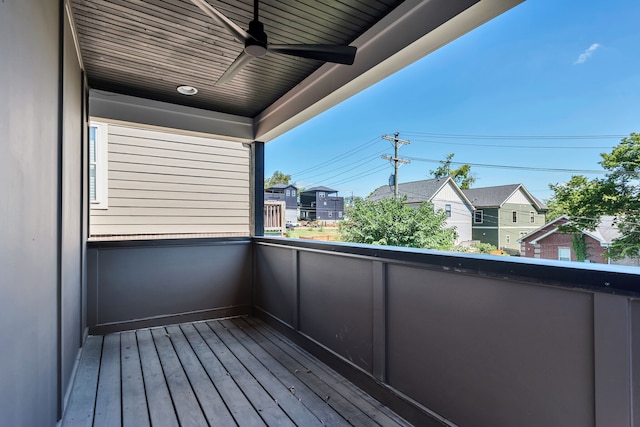 balcony featuring ceiling fan