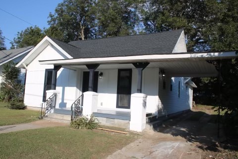 view of front of house with covered porch