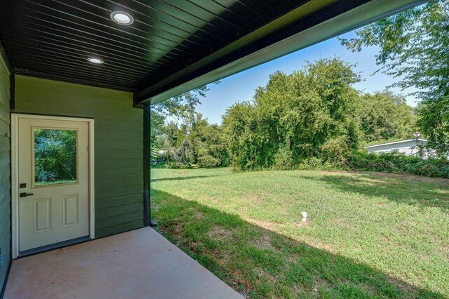 view of yard with a patio area