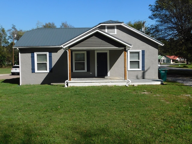 view of front of home with a front yard