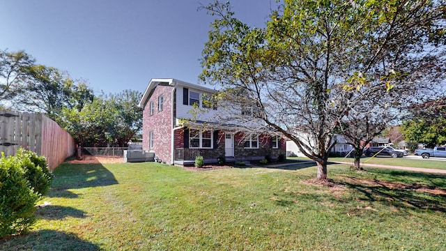 view of front facade featuring a front lawn