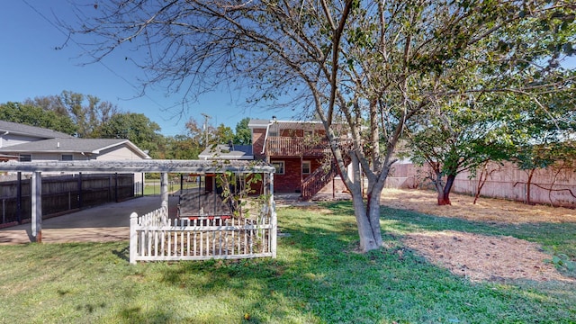 view of yard with a patio