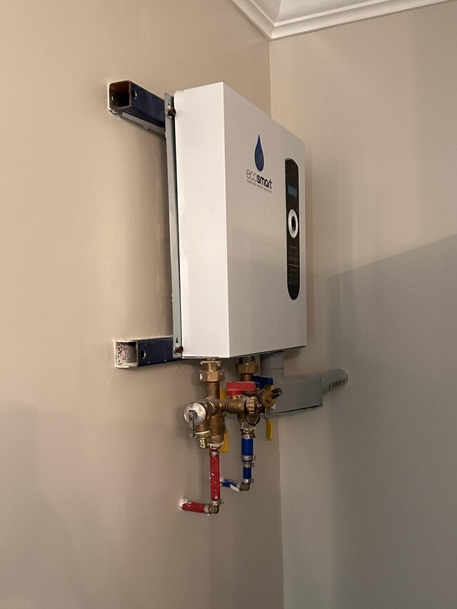 292 Quebeck Rd, Quebeck, TN 38579 - interior details with water heater