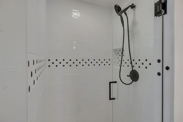 details featuring an enclosed shower