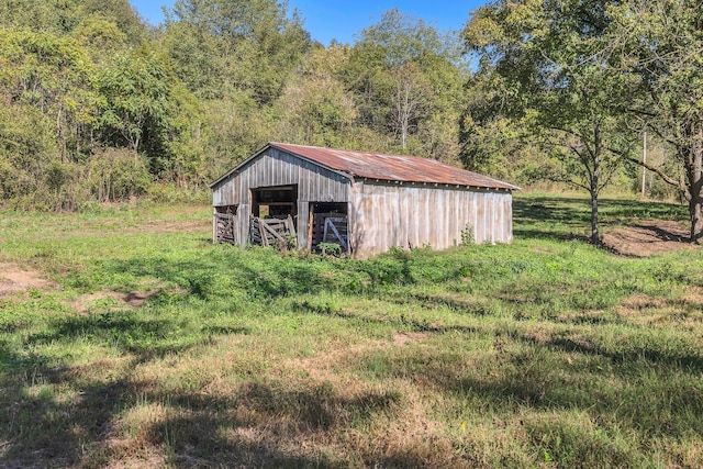 view of outbuilding