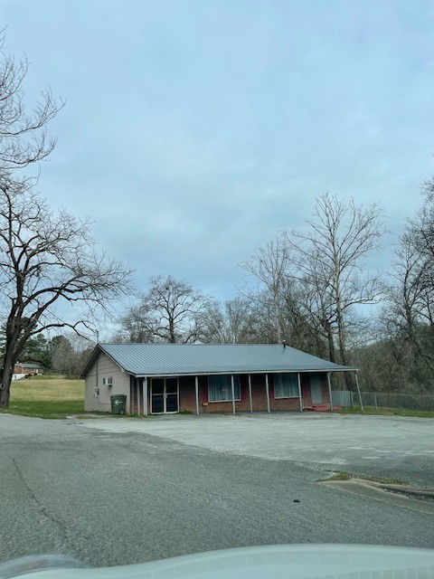 Listing photo 2 for 602 Old Florence Rd, Lawrenceburg TN 38464