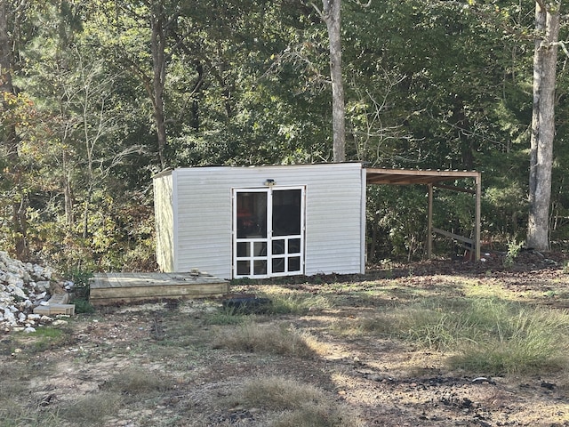 view of outbuilding