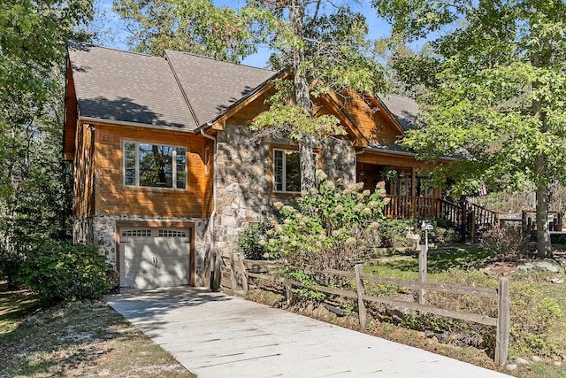 view of front facade featuring a garage