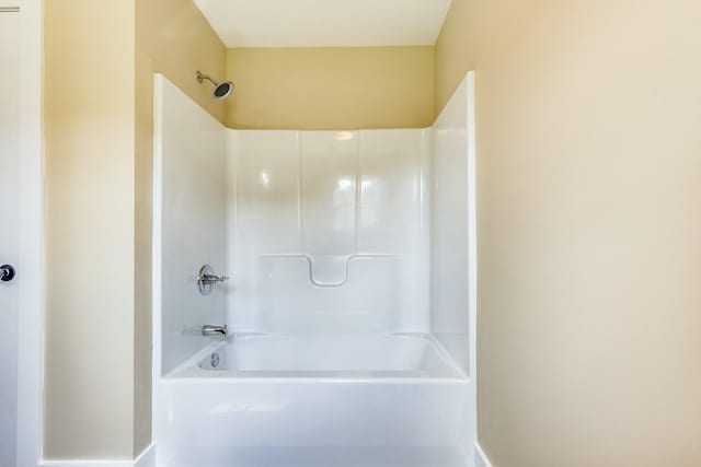 10890 Minor Hill Hwy, Goodspring, TN 38460 - full bathroom featuring bathtub / shower combination and baseboards