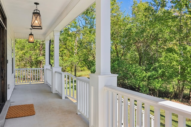 balcony featuring covered porch