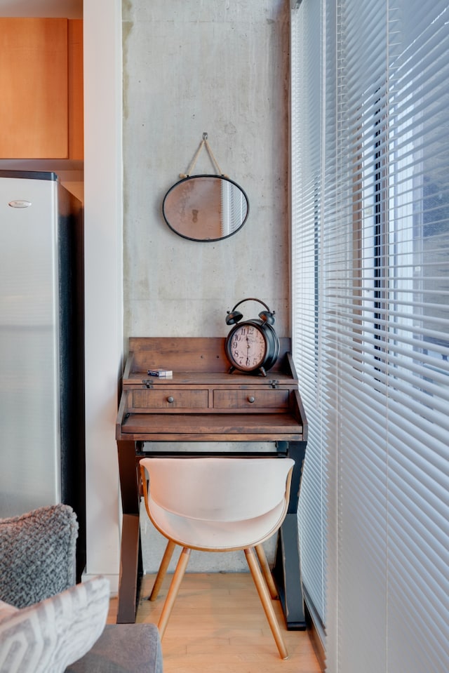 interior details with hardwood / wood-style flooring