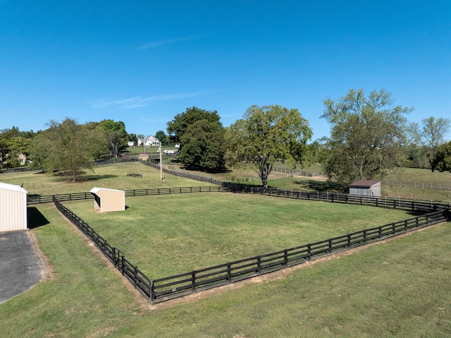 view of yard featuring a rural view