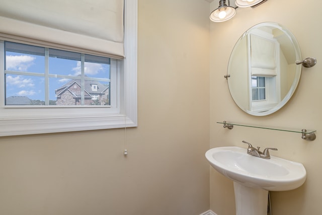 bathroom featuring sink