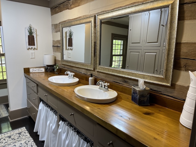 bathroom with vanity