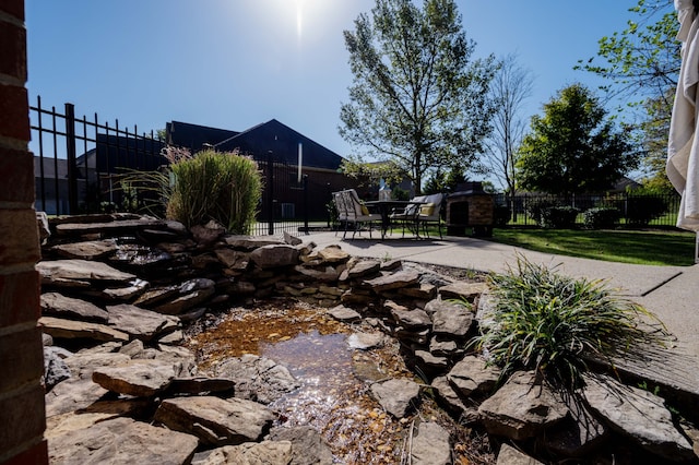 view of yard with a patio