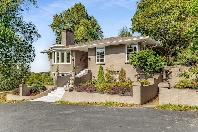 view of front of property