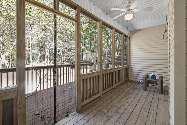 455 Bluff View Dr, Spencer, TN 38585 - unfurnished sunroom featuring a ceiling fan