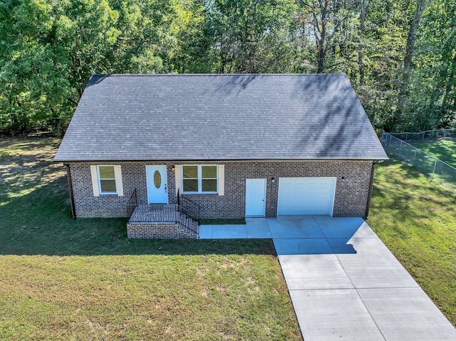 view of front of house featuring a front yard