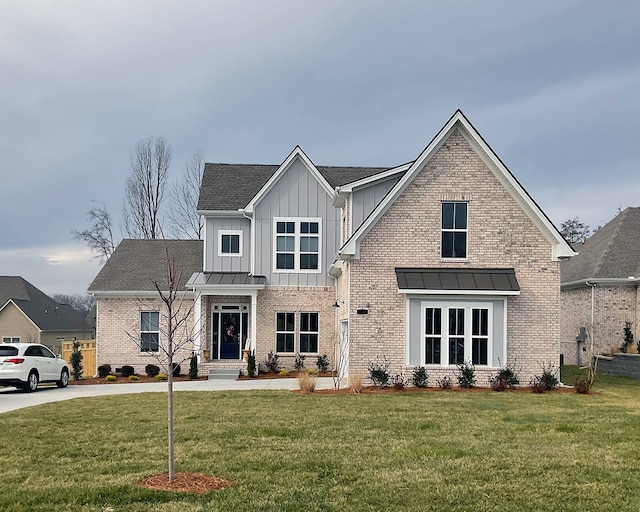 view of front of house with a front yard