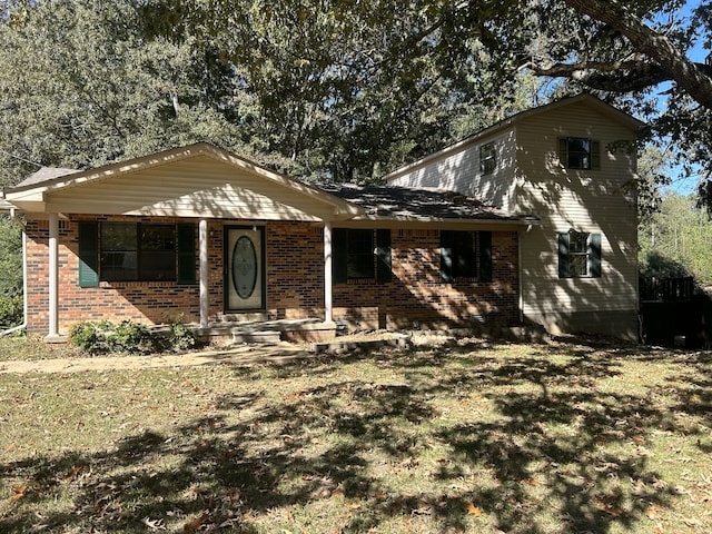 view of front of property with a front lawn