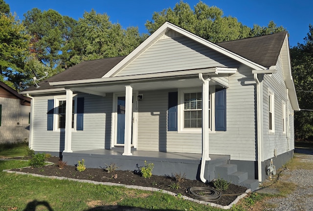 view of front of property featuring a porch