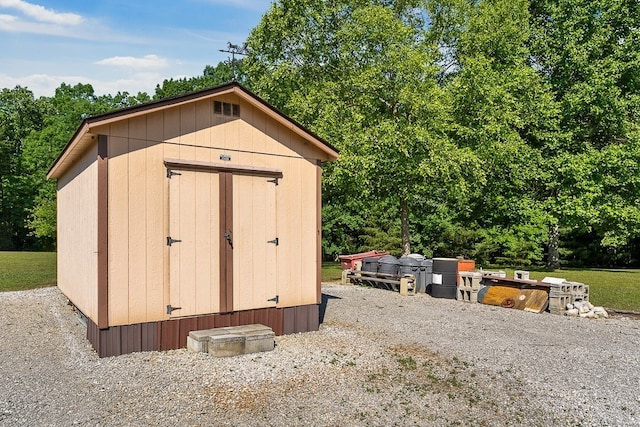 view of outbuilding