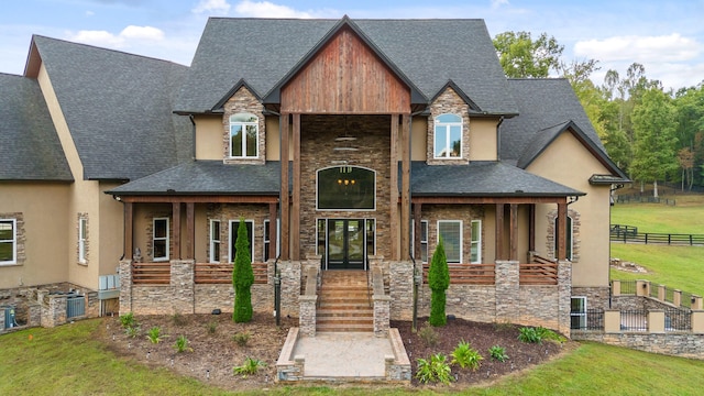 view of front of house featuring a front lawn