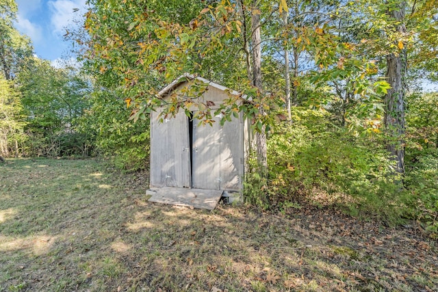 view of outbuilding