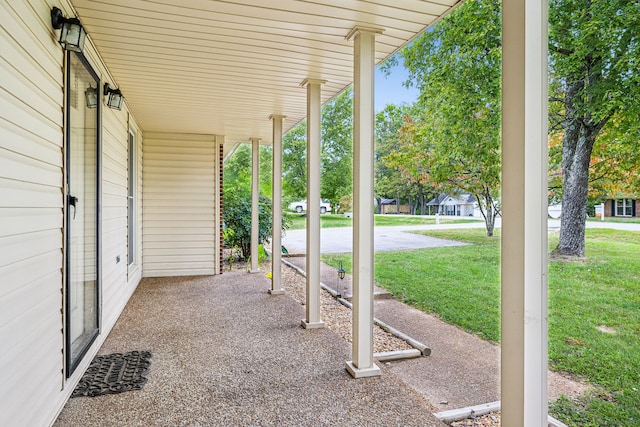 view of patio / terrace with covered porch