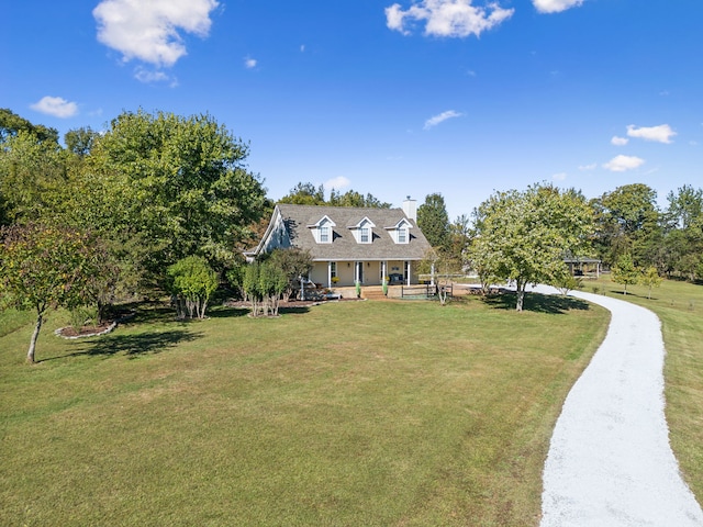 view of front of house featuring a front yard