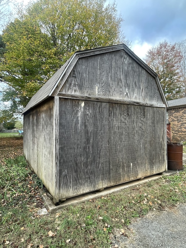 view of outdoor structure