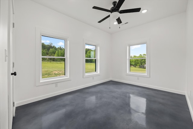 empty room with ceiling fan