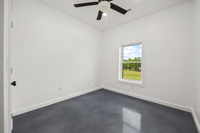 unfurnished room featuring ceiling fan