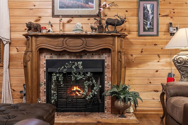 living area with hardwood / wood-style floors