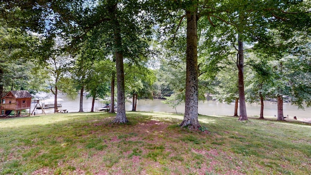 view of yard with a water view